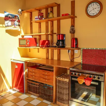 L'ote Rouge - Plx105 By Interhome *